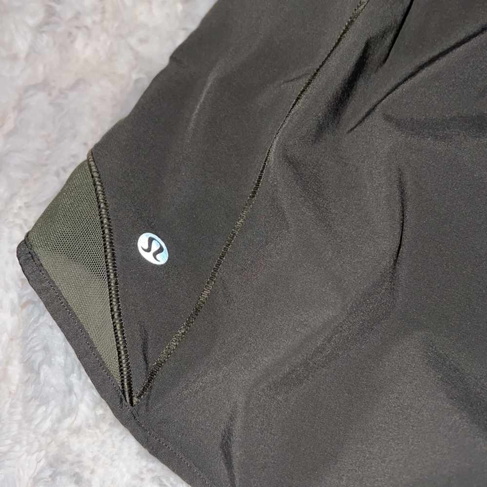 Lululemon hotty hot shorts - Picture 3 of 4